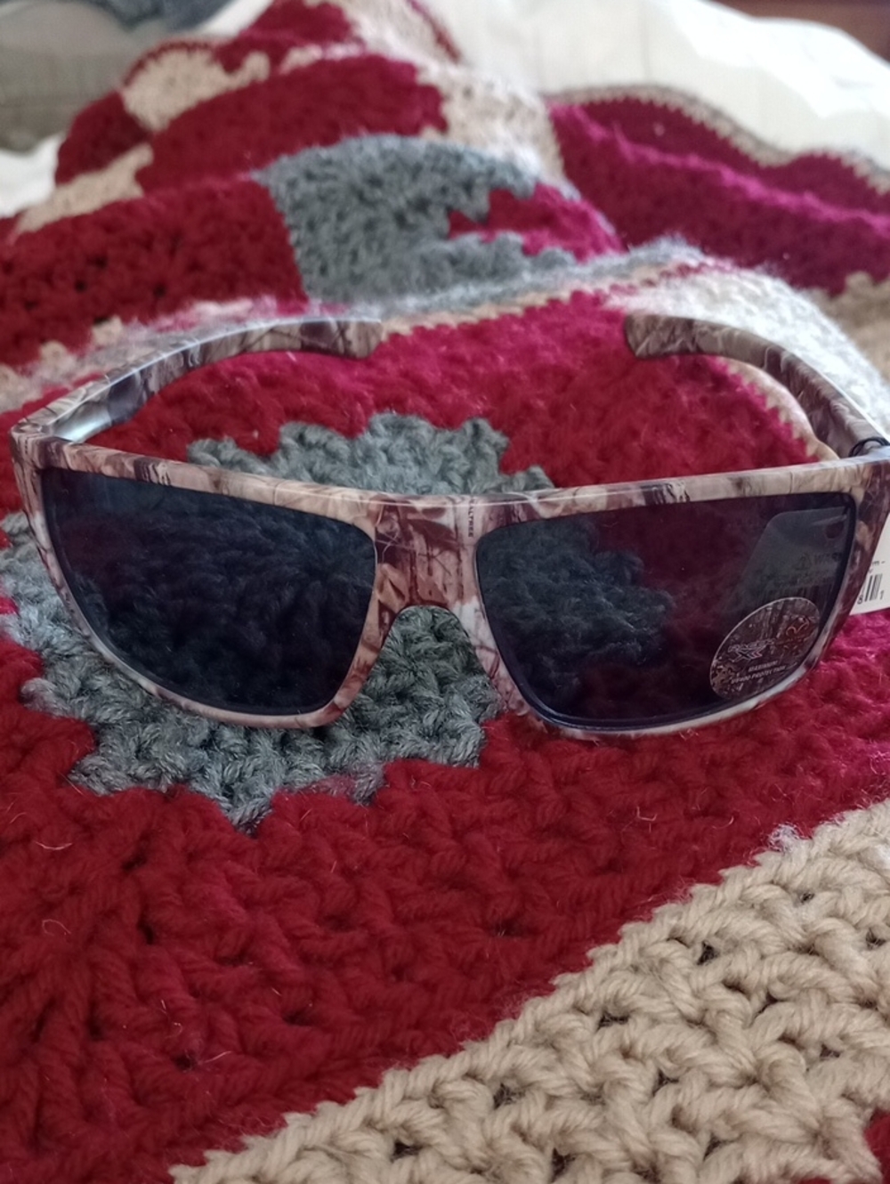 NWT REALTREE Maximum 400 UV Protection Camouflage Sunglasses with Dark Lenses